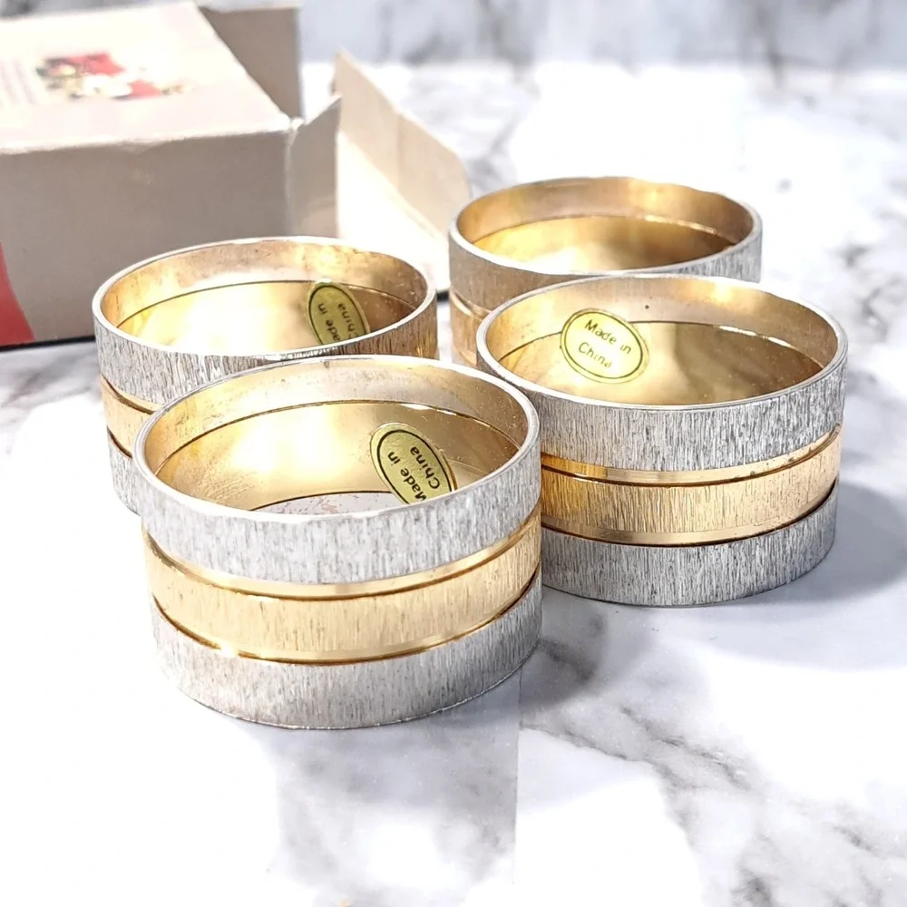 Wm A Rogers (4) Round Silverplate & Polished Brass Napkin Rings‎